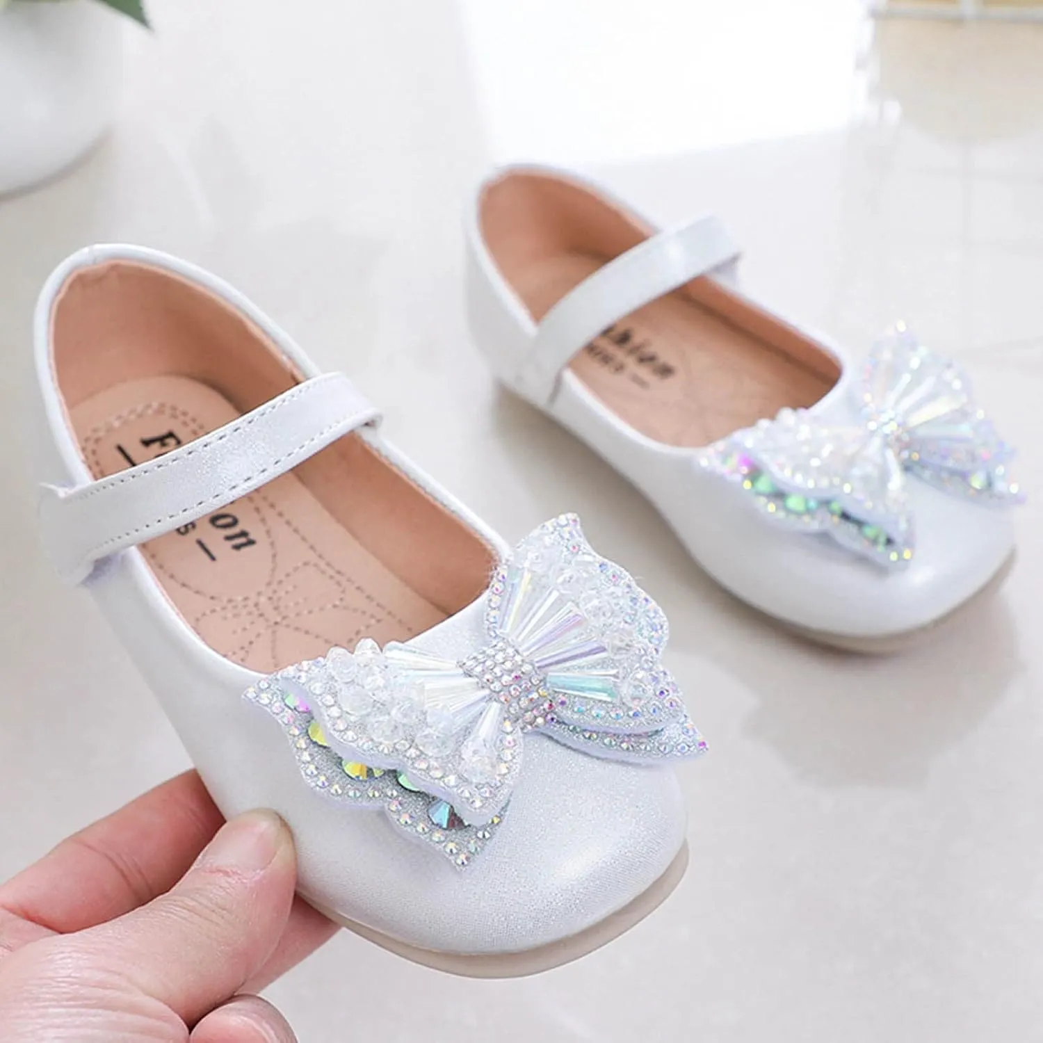 EnJoCho Toddler First Walking Shoes Children Shoes Flat Sandals Students Dance Performance Shoes Sequin Bow Princess