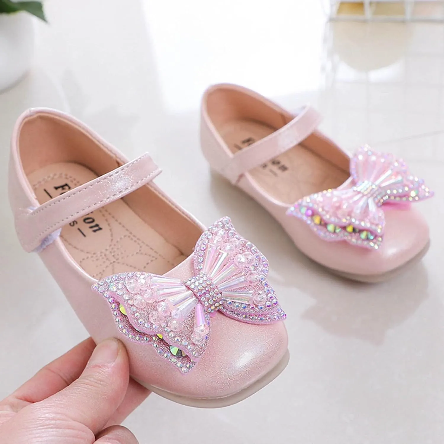 EnJoCho Toddler First Walking Shoes Children Shoes Flat Sandals Students Dance Performance Shoes Sequin Bow Princess