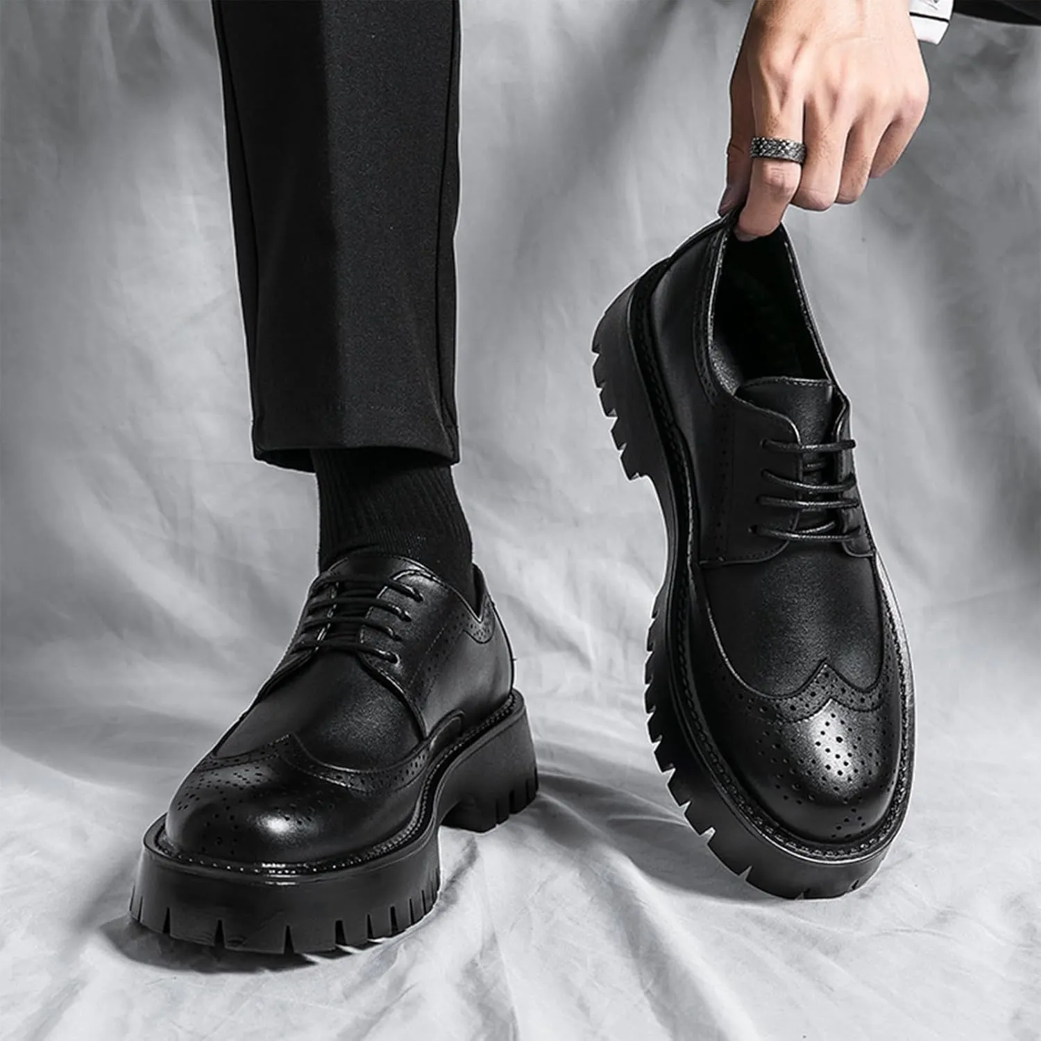 Men's Genuine Leather Platform Oxford Shoes Retro Round Toe Brogue Wingtip Business Fashion Lace-Up Formal Shoes Fashion Casual Buckle Leather Shoes