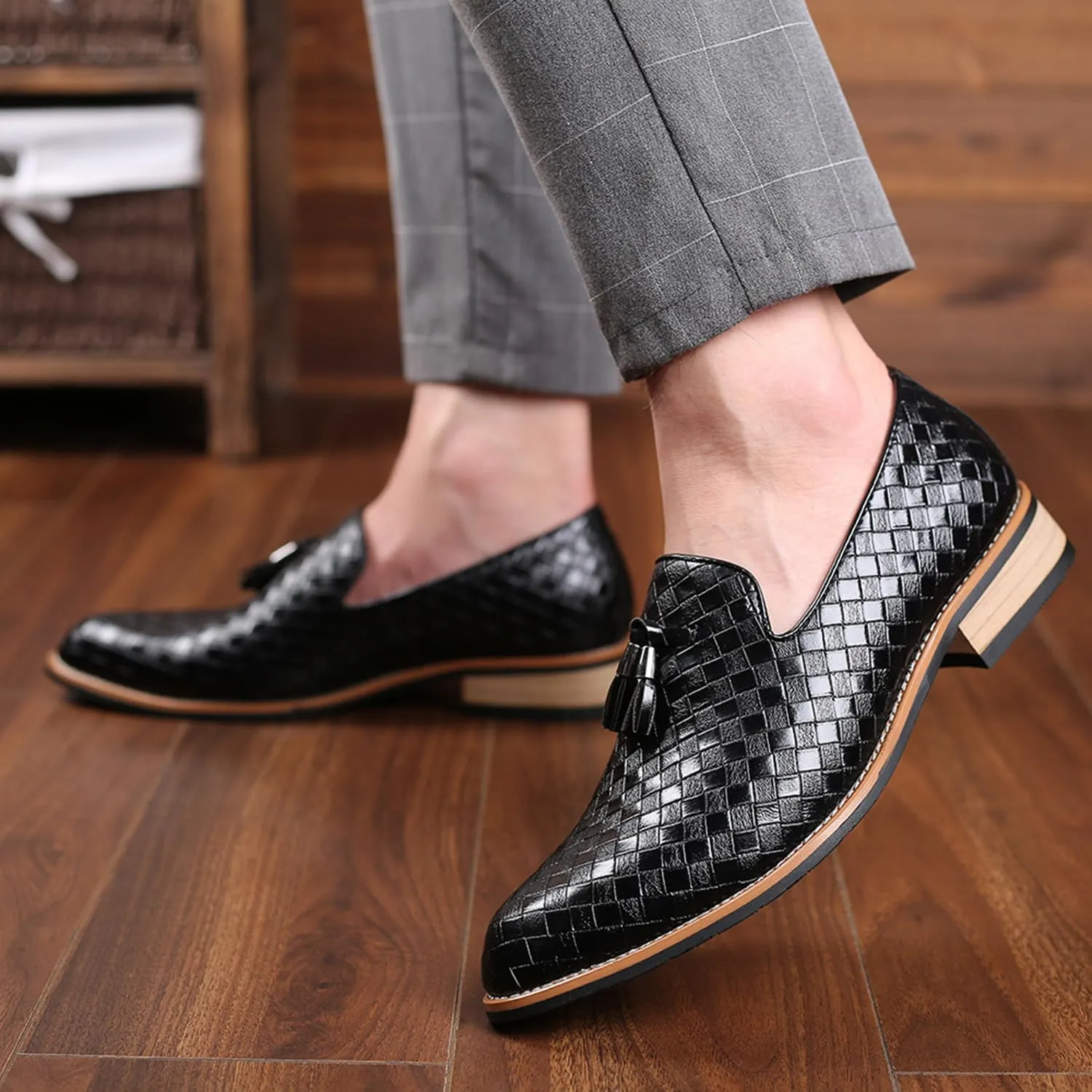 Men's Loafers Dress Shoes Casual Business Dress Shoes Oxfords Slip On Driving Shoes with Tassels